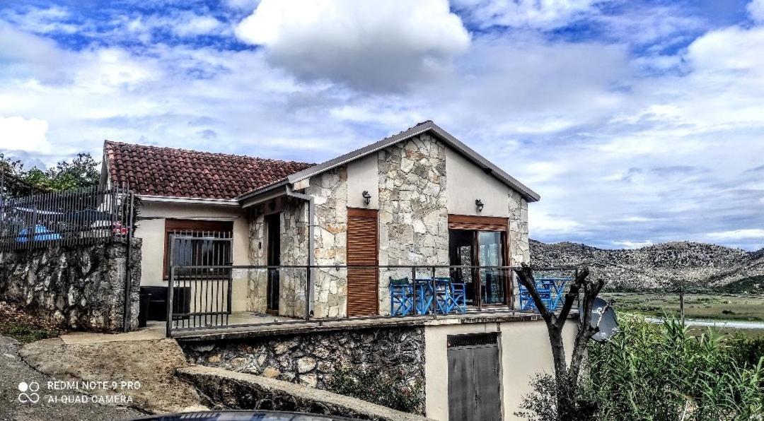 Holiday Home Haustor With Skadar Lake View Podgorica Exterior foto