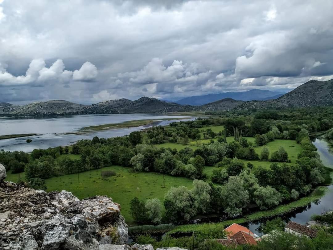 Holiday Home Haustor With Skadar Lake View Podgorica Exterior foto