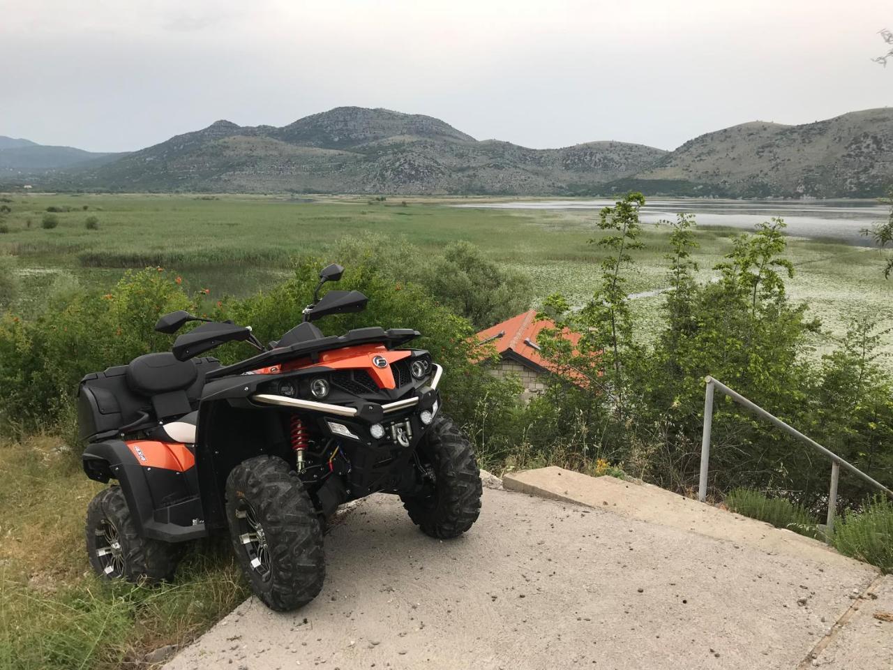 Holiday Home Haustor With Skadar Lake View Podgorica Exterior foto